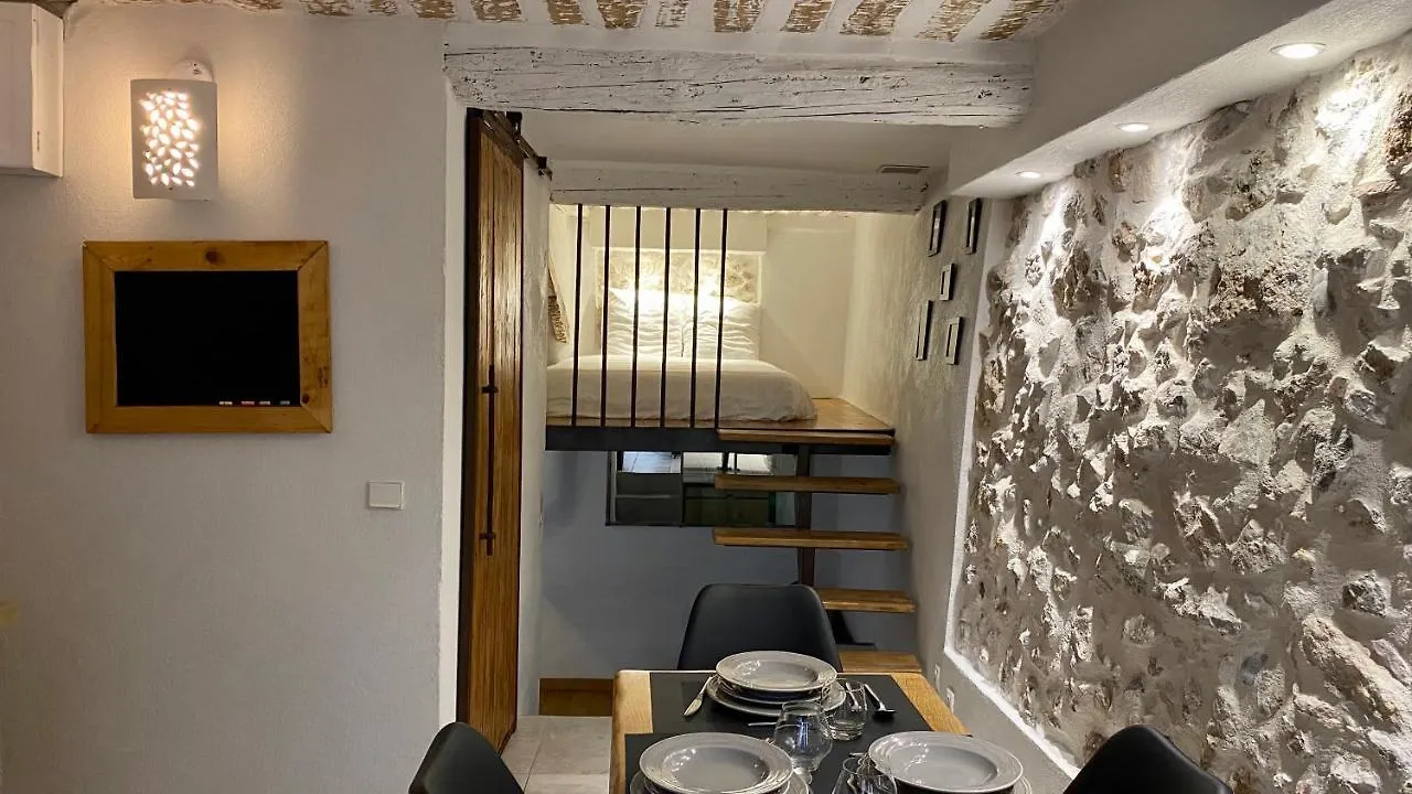 Appartamento Charmant studio vieil Antibes